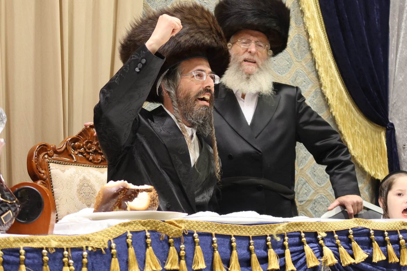 סוכות בחצר זוועהיל | צילום: שימי פ.