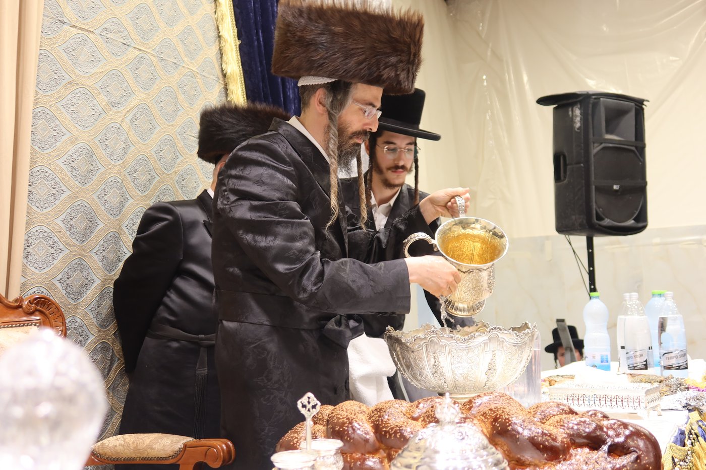 סוכות בחצר זוועהיל | צילום: שימי פ.