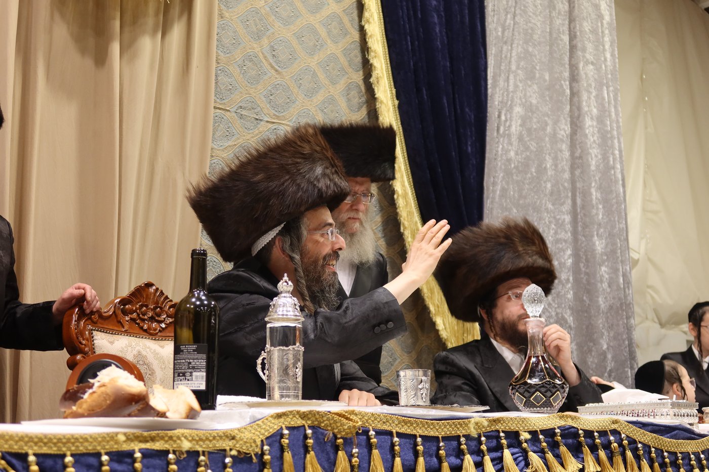 סוכות בחצר זוועהיל | צילום: שימי פ.