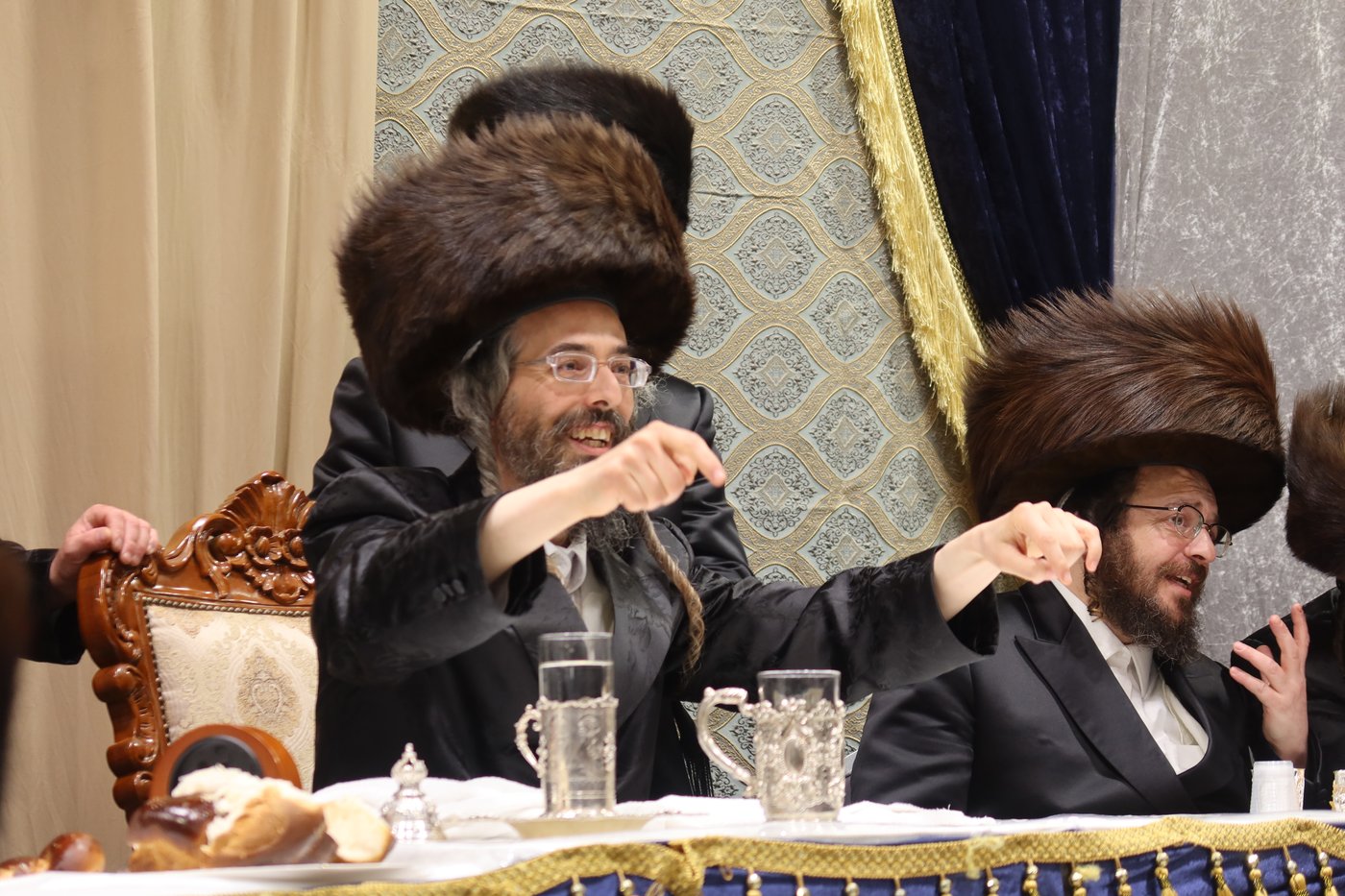 סוכות בחצר זוועהיל | צילום: שימי פ.