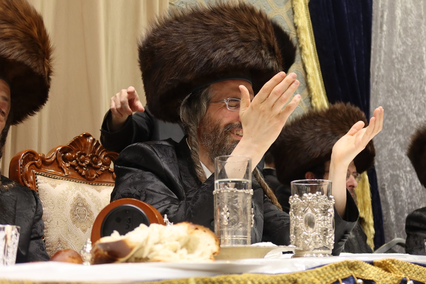 סוכות בחצר זוועהיל | צילום: שימי פ.