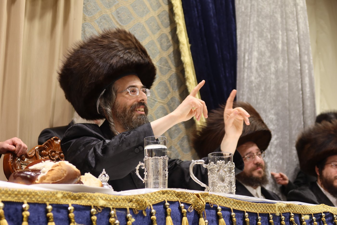 סוכות בחצר זוועהיל | צילום: שימי פ.