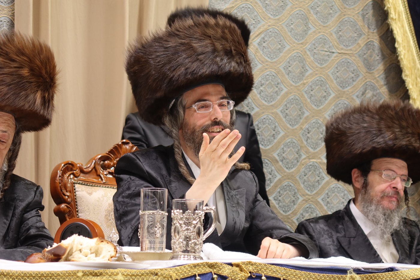 סוכות בחצר זוועהיל | צילום: שימי פ.