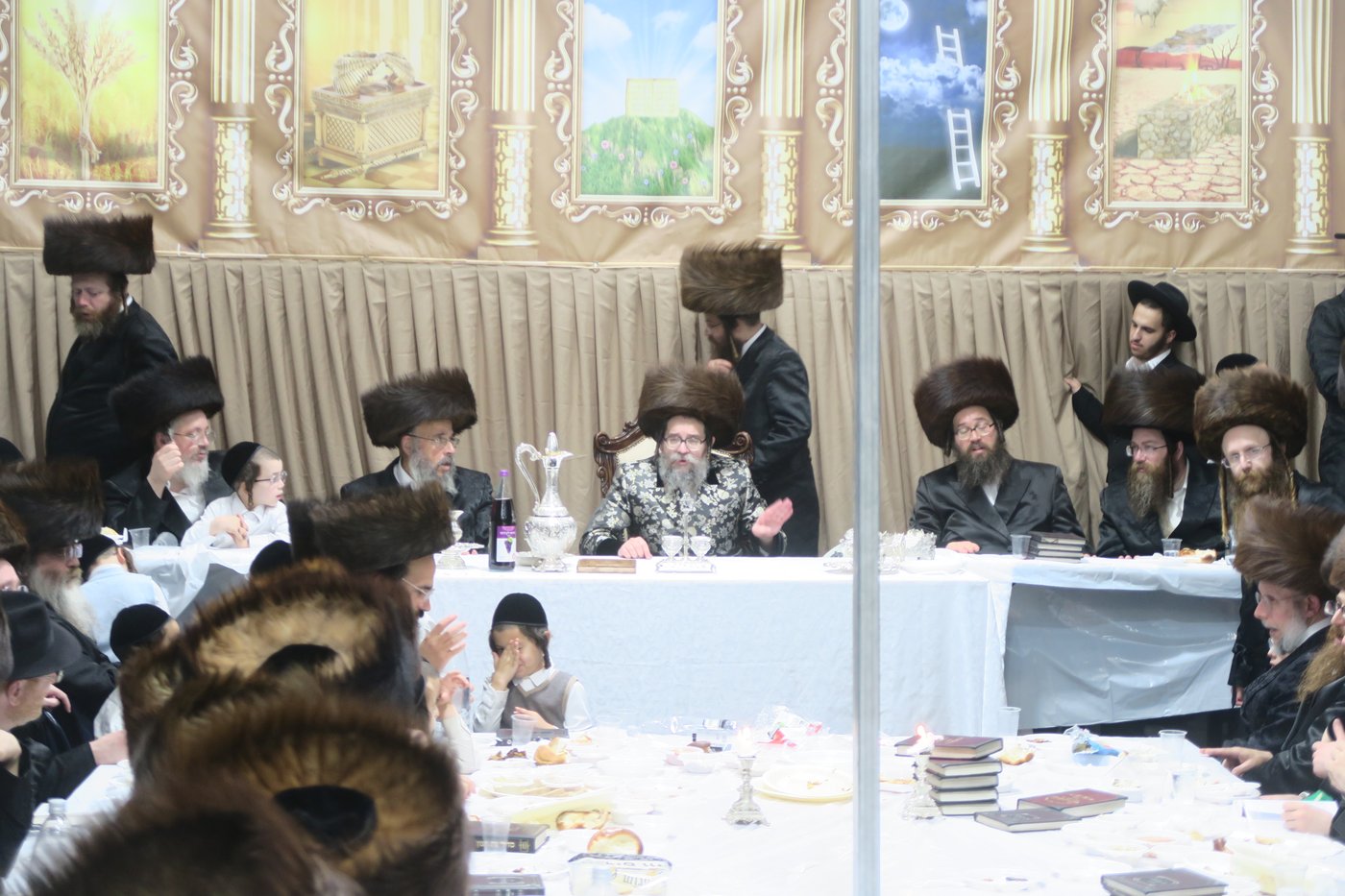 האדמו"ר מסקולען ירושלים בטיש חול המועד סוכות | צילום: מ. אדלר