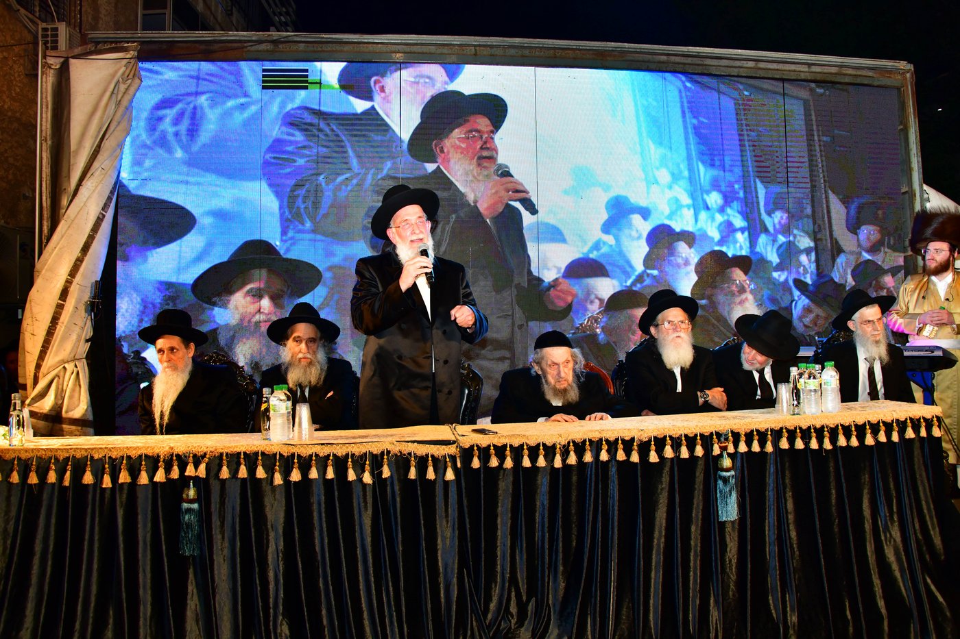 הקבלת פני רבו אצל הגאון רבי דב לנדו שליט"א | צילום: שוקי לרר
