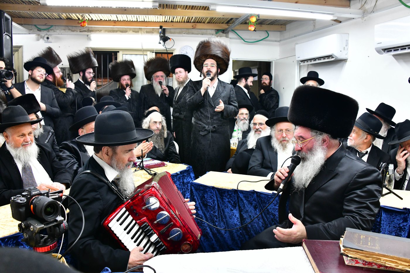 הקבלת פני רבו אצל הגאון רבי דב לנדו שליט"א | צילום: שוקי לרר