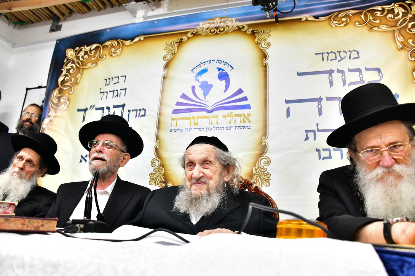 הקבלת פני רבו אצל הגאון רבי דב לנדו שליט"א | צילום: שוקי לרר