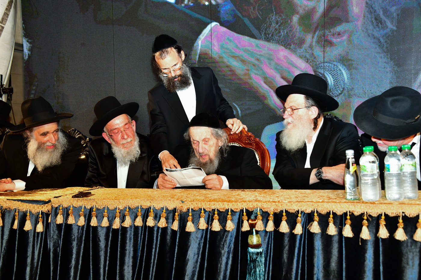 הקבלת פני רבו אצל הגאון רבי דב לנדו שליט"א | צילום: שוקי לרר