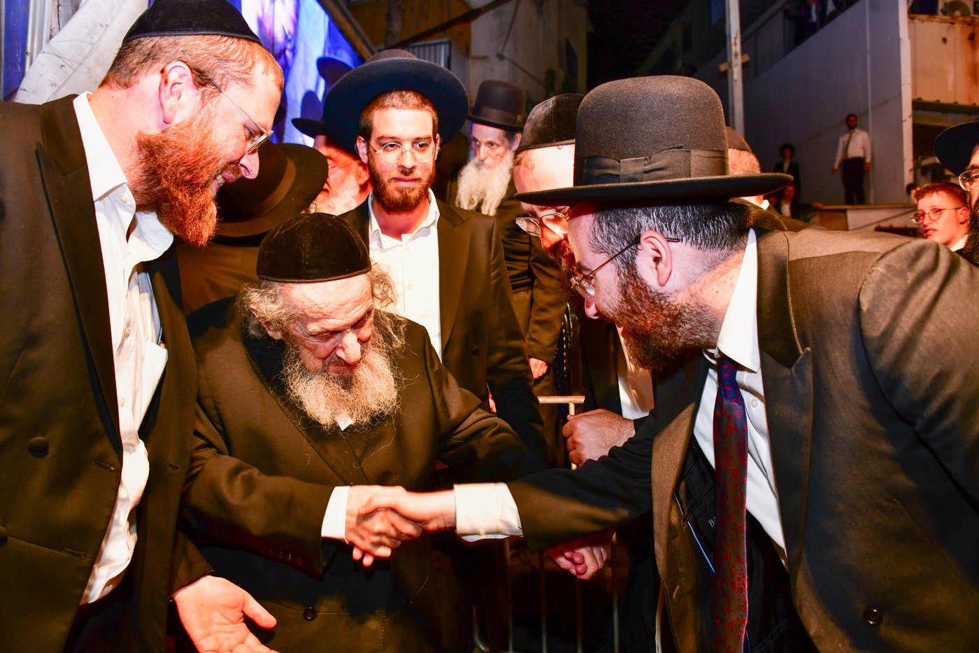 הקבלת פני רבו אצל הגאון רבי דב לנדו שליט"א | צילום: שוקי לרר