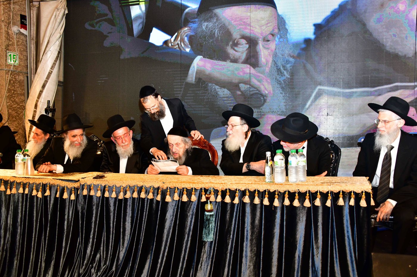 הקבלת פני רבו אצל הגאון רבי דב לנדו שליט"א | צילום: שוקי לרר