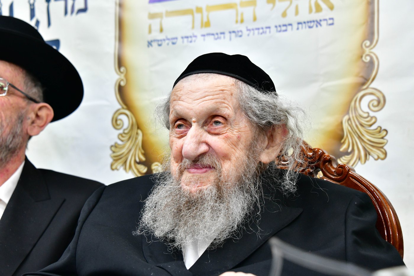 ריתחא דאורייתא בסוכתו של הגאון רבי דב לנדו שליט"א | צילום: שוקי לרר