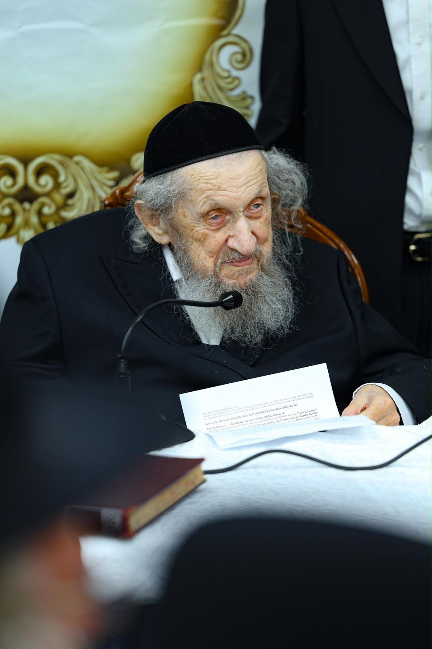 ריתחא דאורייתא בסוכתו של הגאון רבי דב לנדו שליט"א | צילום: ינון שובלי