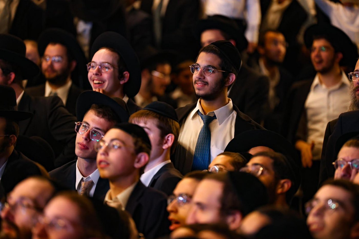 ריתחא דאורייתא בסוכתו של הגאון רבי דב לנדו שליט"א | צילום: ינון שובלי