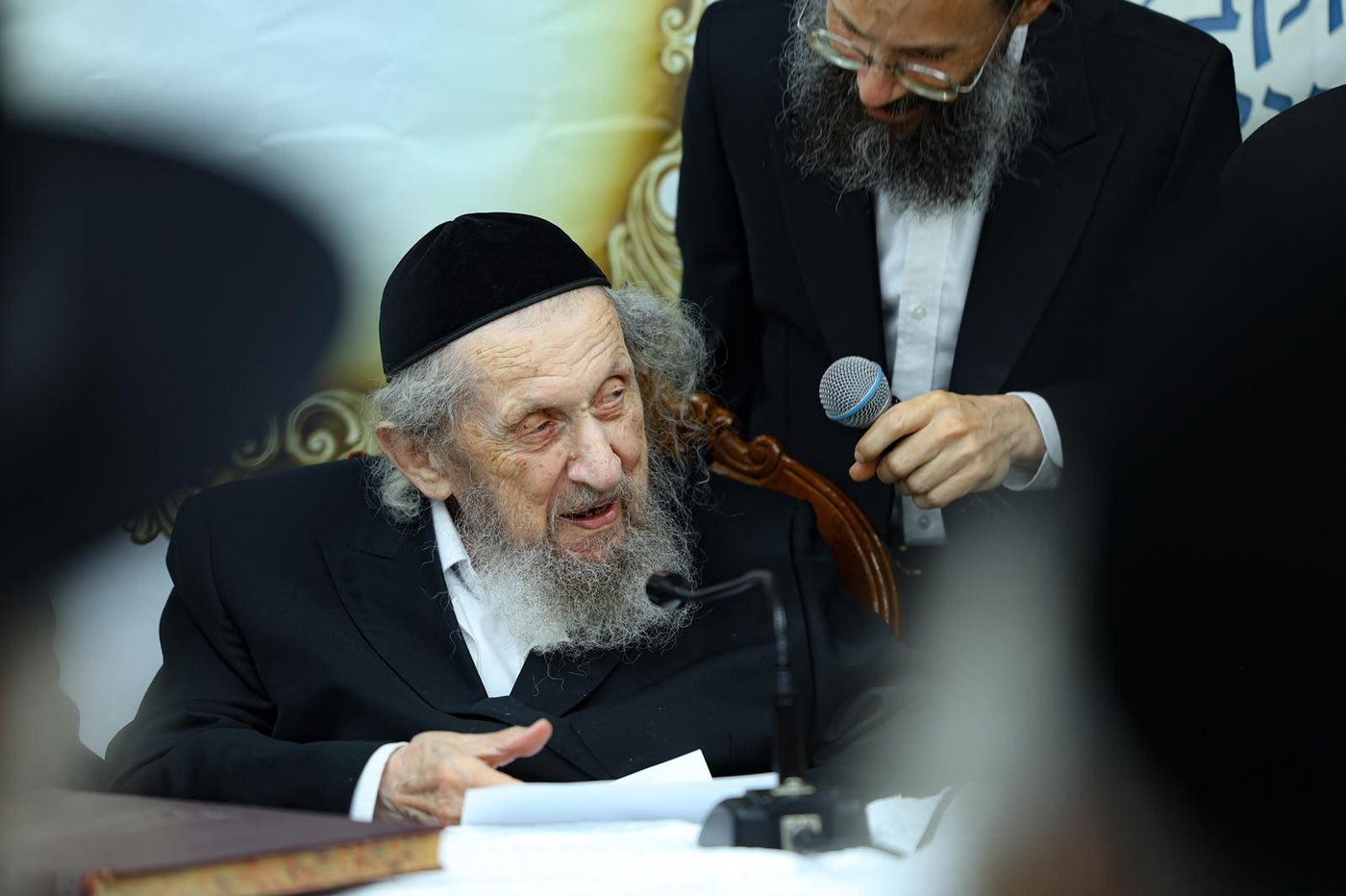 ריתחא דאורייתא בסוכתו של הגאון רבי דב לנדו שליט"א | צילום: ינון שובלי