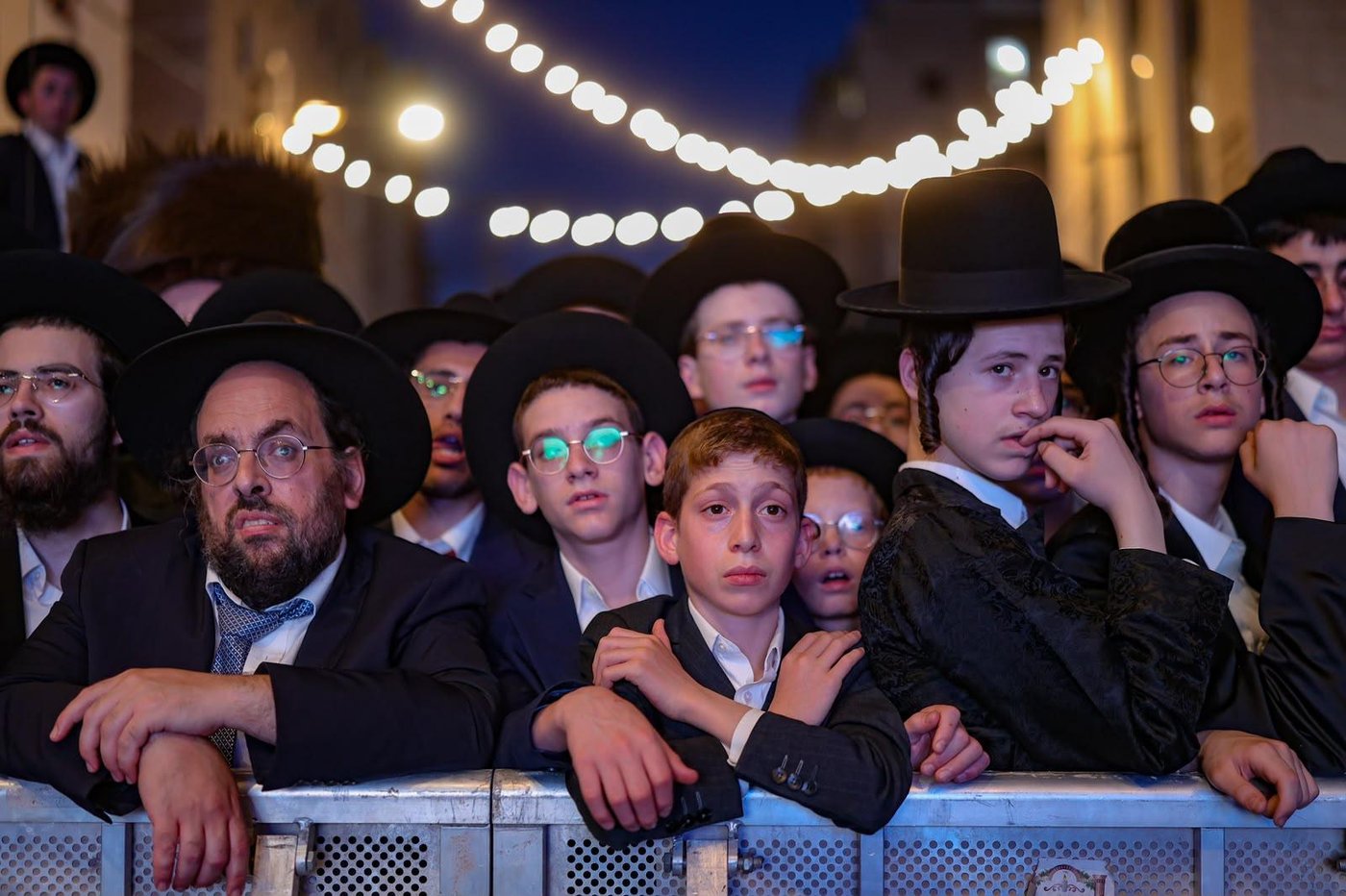 ריתחא דאורייתא בסוכתו של הגאון רבי דב לנדו שליט"א | צילום: ינון שובלי
