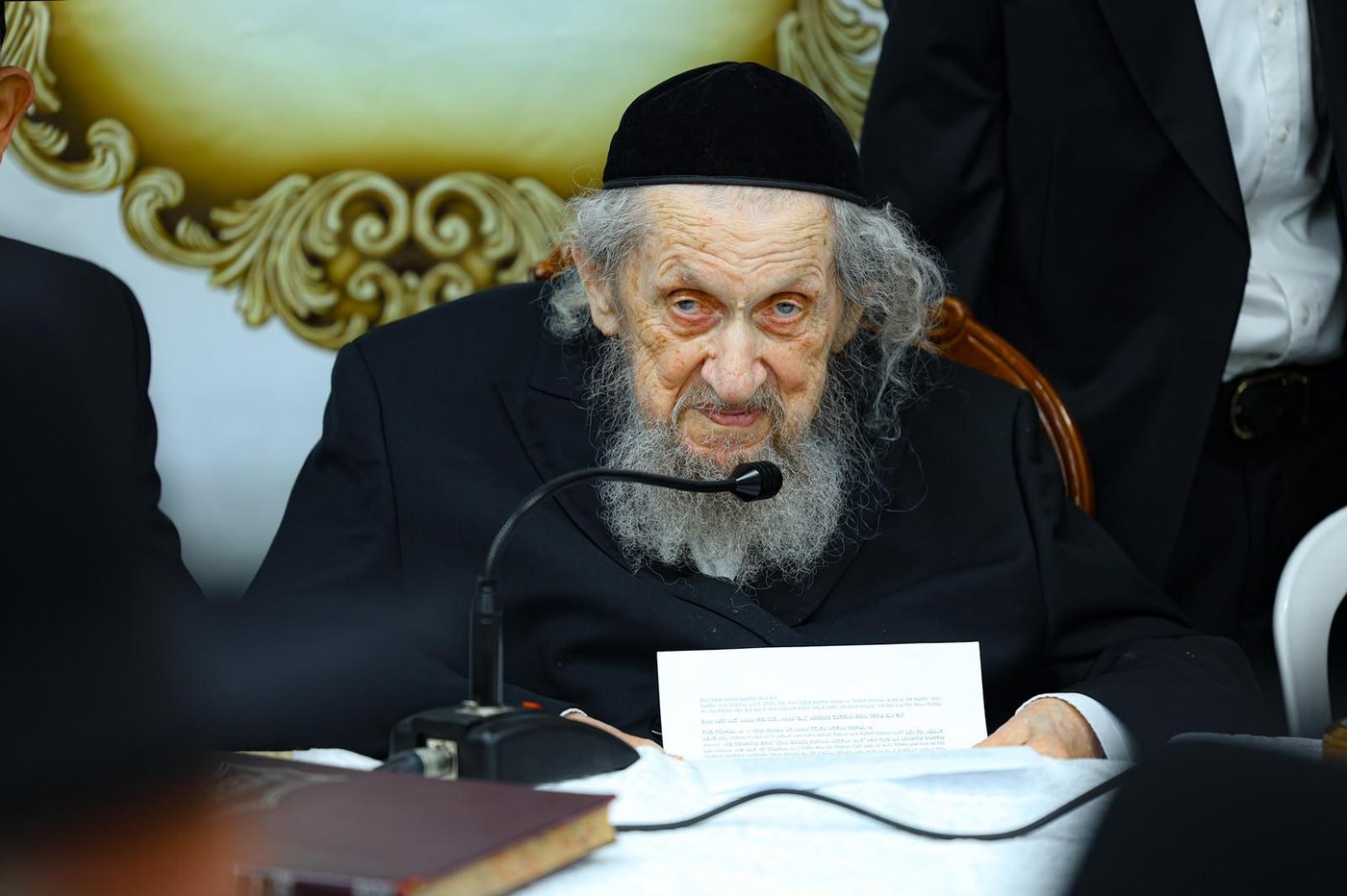 ריתחא דאורייתא בסוכתו של הגאון רבי דב לנדו שליט"א | צילום: שוקי לרר