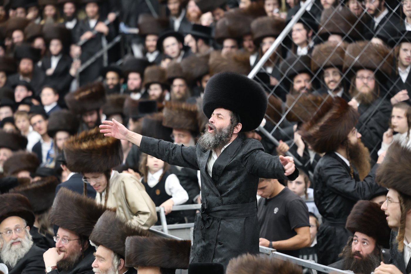 שמחת בית השואבה אצל הגאון הצדיק רבי יעקב מאיר שכטר שליט"א