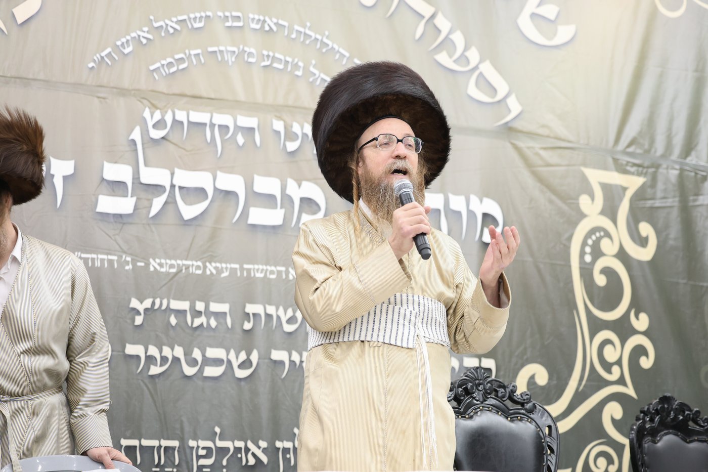 שמחת בית השואבה אצל הגאון הצדיק רבי יעקב מאיר שכטר שליט"א