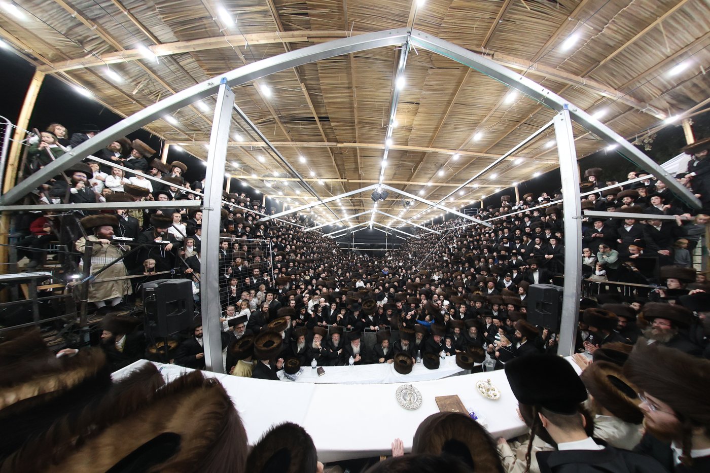 שמחת בית השואבה אצל הגאון הצדיק רבי יעקב מאיר שכטר שליט"א