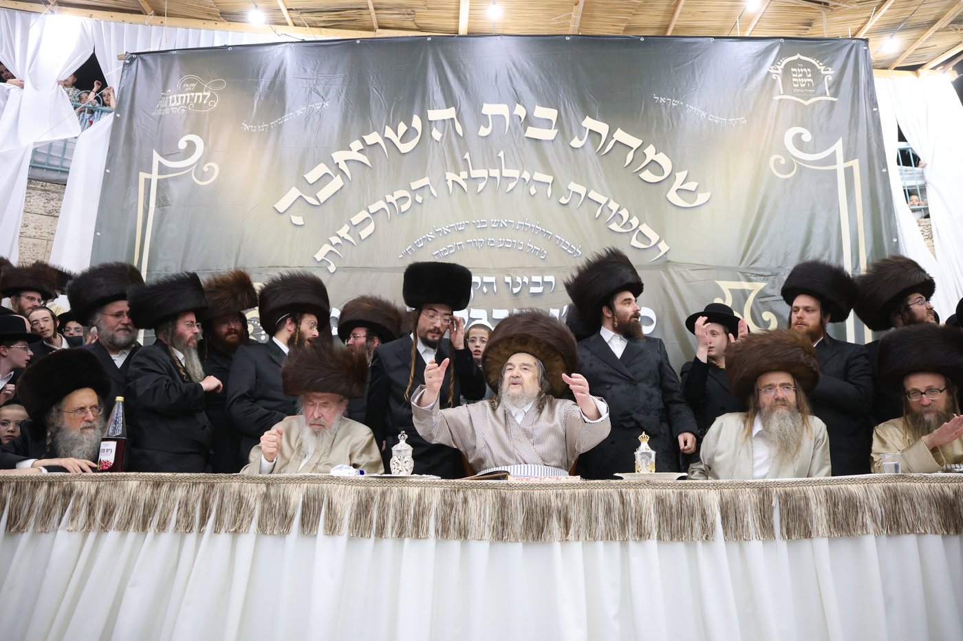 שמחת בית השואבה אצל הגאון הצדיק רבי יעקב מאיר שכטר שליט"א
