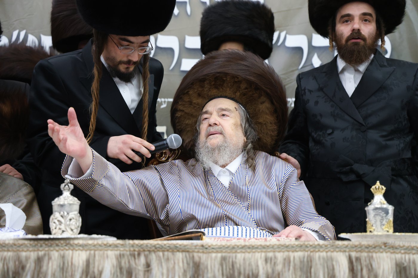 שמחת בית השואבה אצל הגאון הצדיק רבי יעקב מאיר שכטר שליט"א