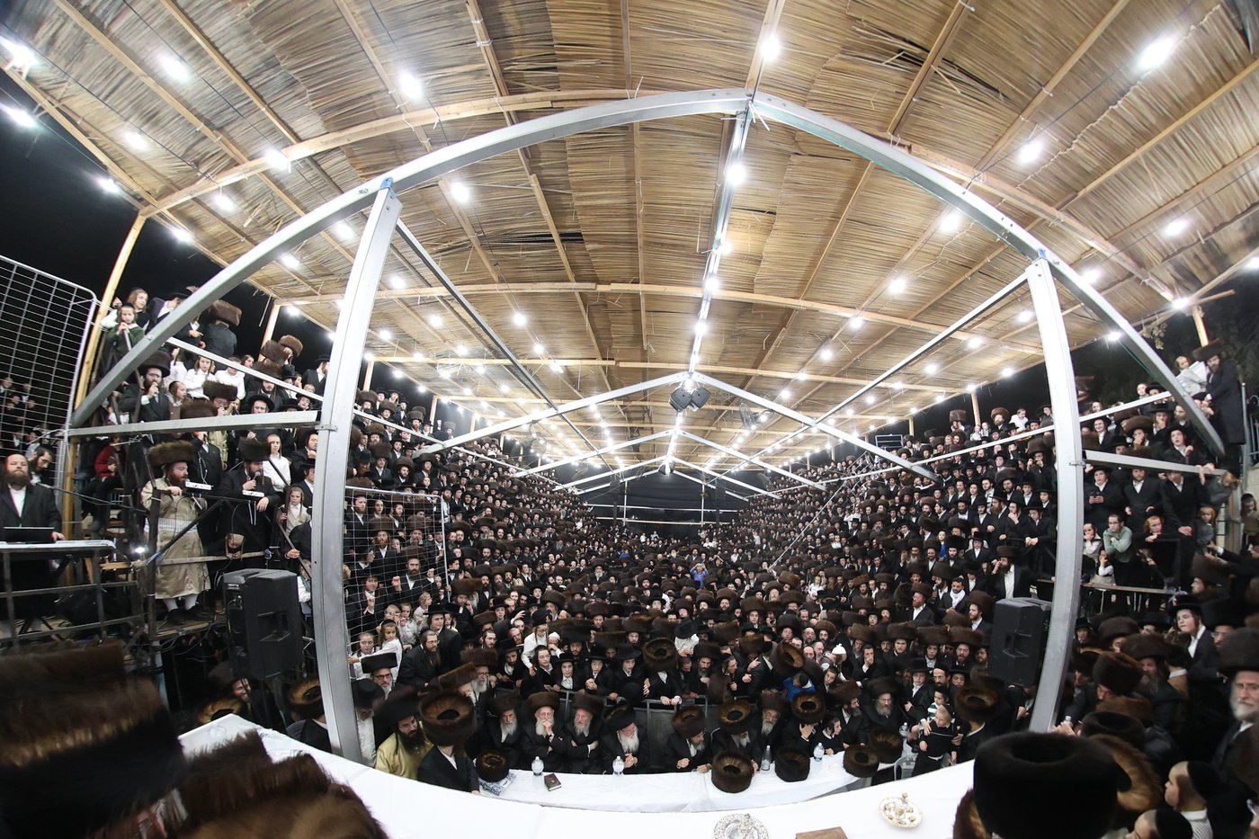 שמחת בית השואבה אצל הגאון הצדיק רבי יעקב מאיר שכטר שליט"א