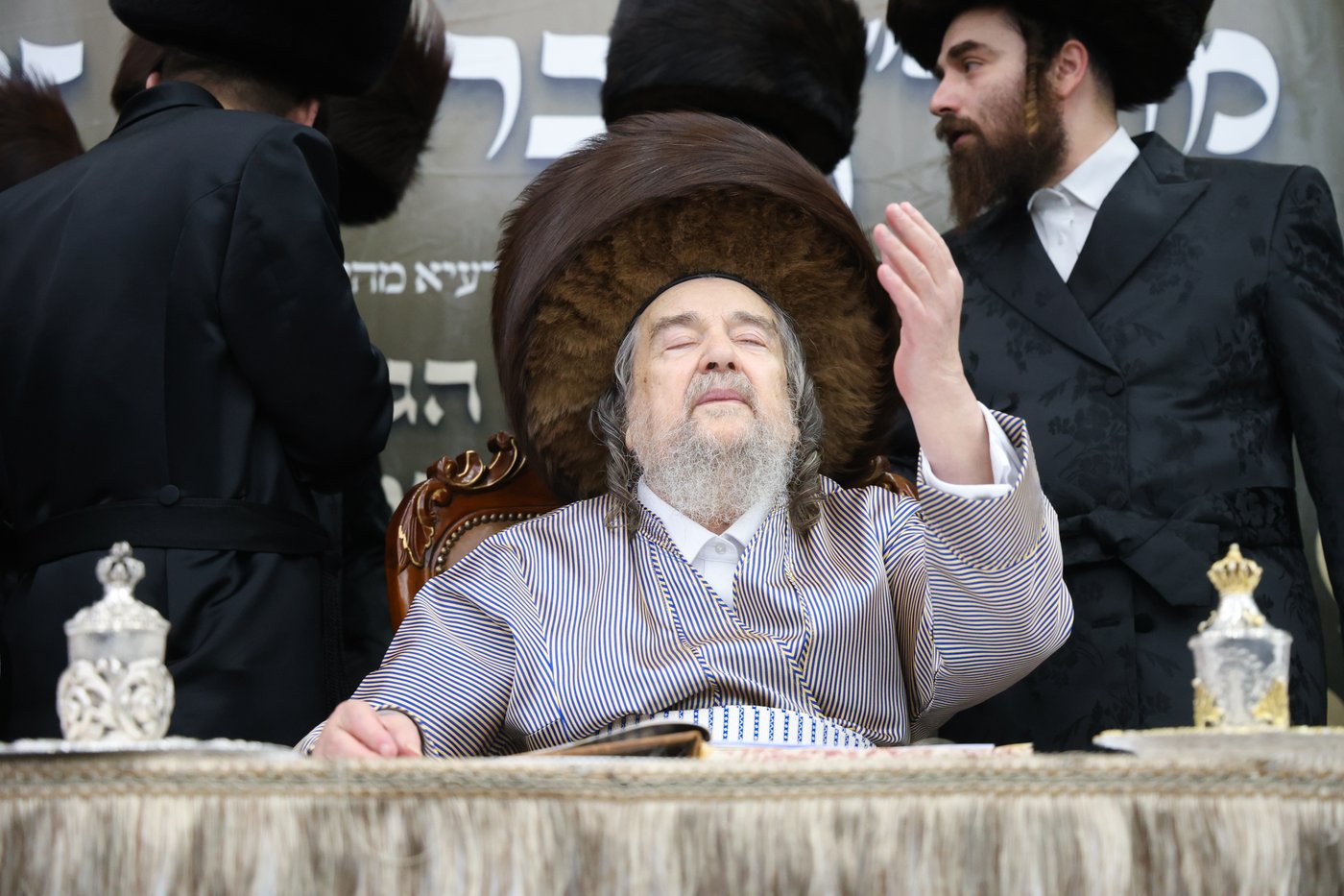 שמחת בית השואבה אצל הגאון הצדיק רבי יעקב מאיר שכטר שליט"א