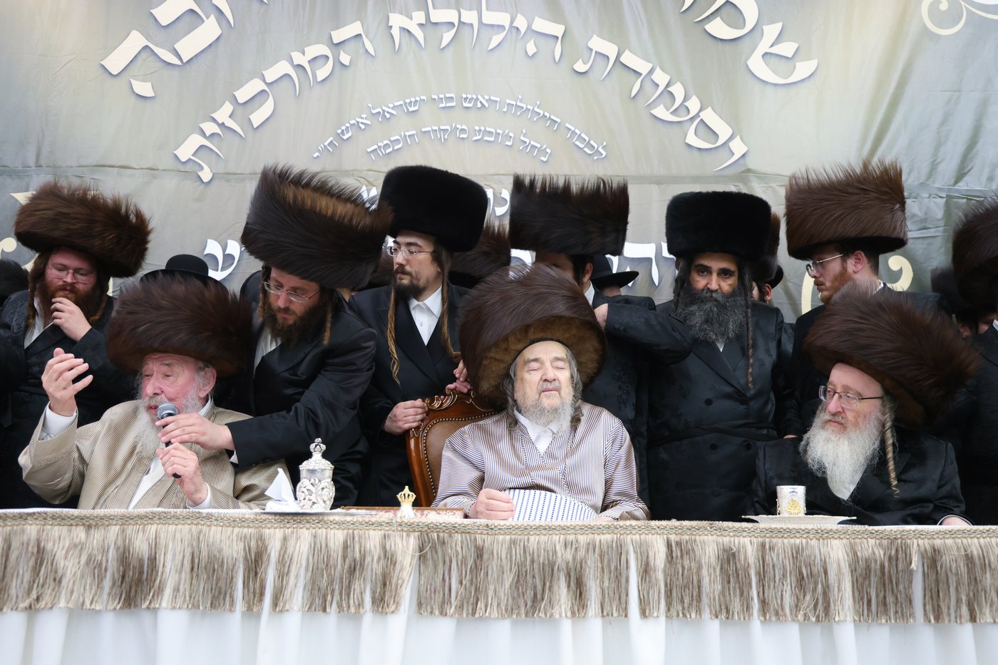 שמחת בית השואבה אצל הגאון הצדיק רבי יעקב מאיר שכטר שליט"א