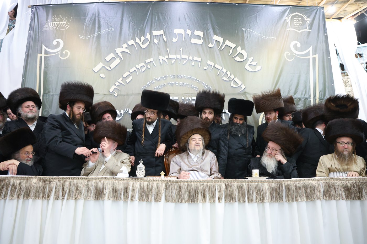 שמחת בית השואבה אצל הגאון הצדיק רבי יעקב מאיר שכטר שליט"א