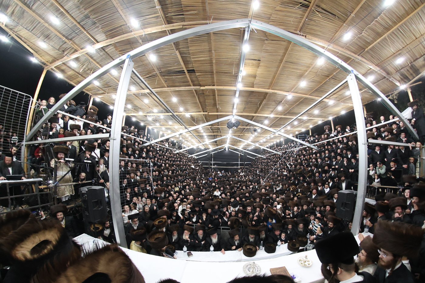 שמחת בית השואבה אצל הגאון הצדיק רבי יעקב מאיר שכטר שליט"א
