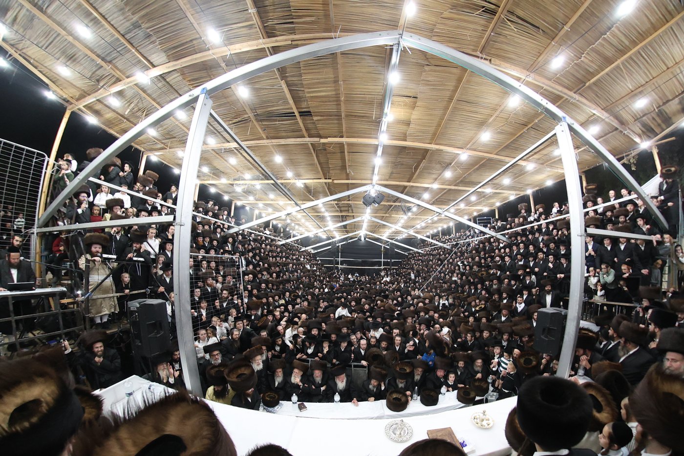 שמחת בית השואבה אצל הגאון הצדיק רבי יעקב מאיר שכטר שליט"א