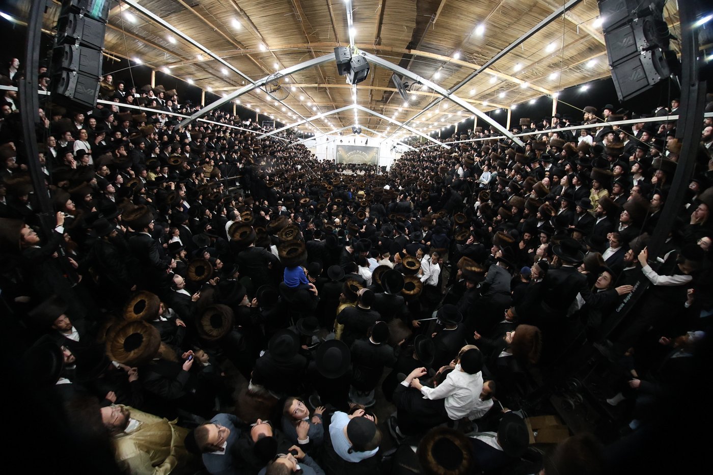שמחת בית השואבה אצל הגאון הצדיק רבי יעקב מאיר שכטר שליט"א