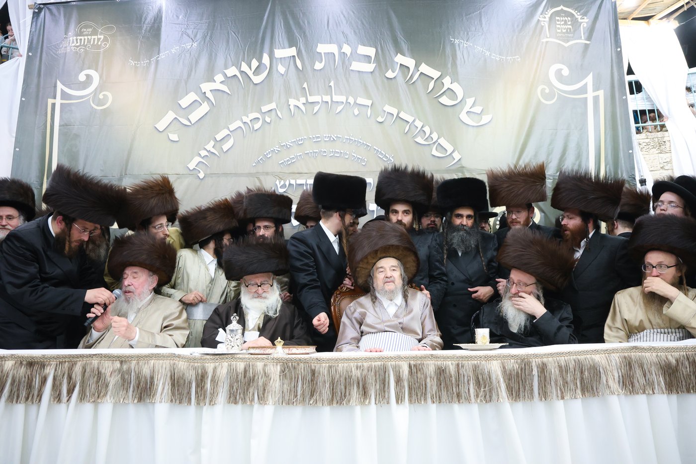 שמחת בית השואבה אצל הגאון הצדיק רבי יעקב מאיר שכטר שליט"א
