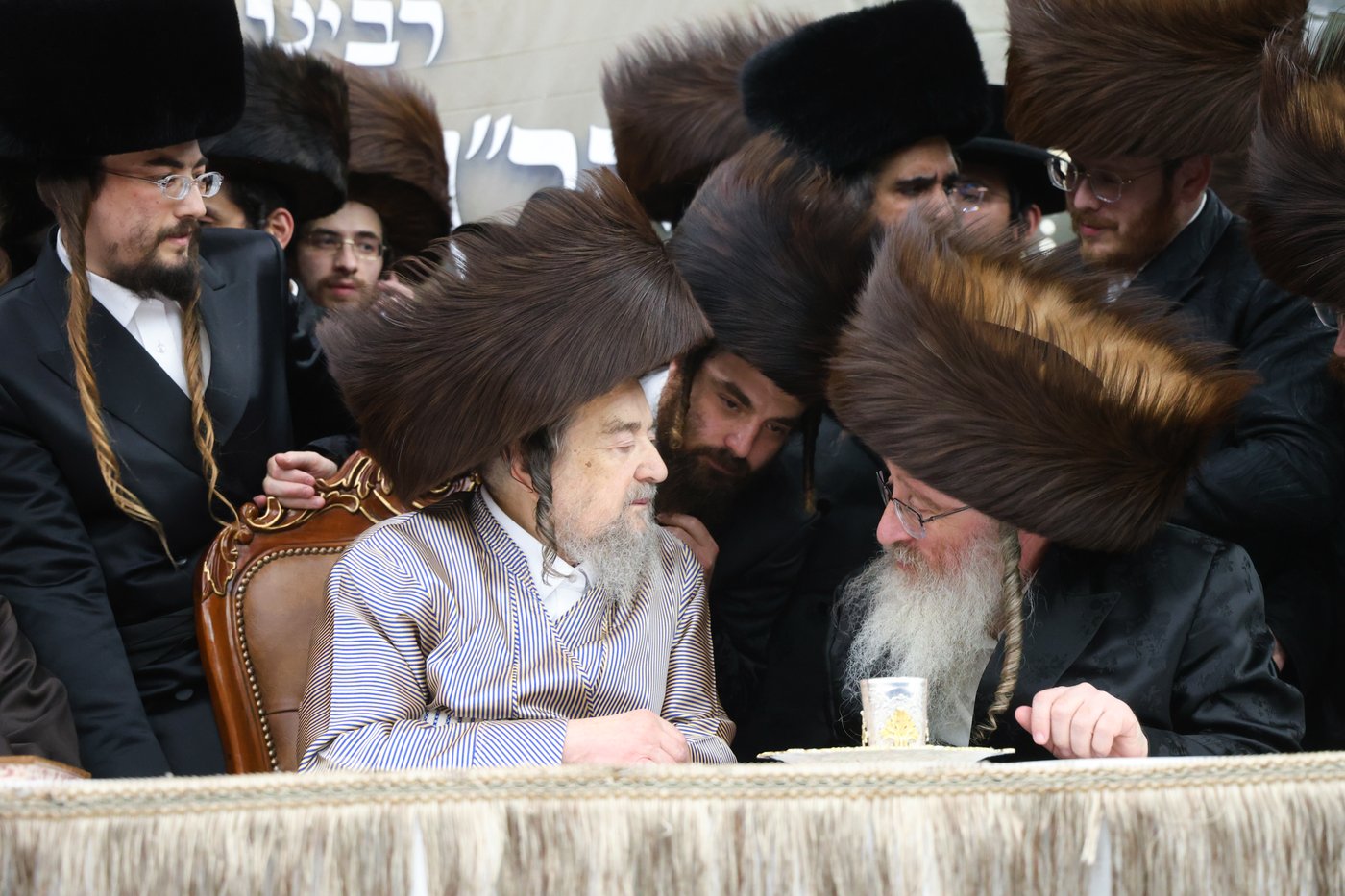 שמחת בית השואבה אצל הגאון הצדיק רבי יעקב מאיר שכטר שליט"א