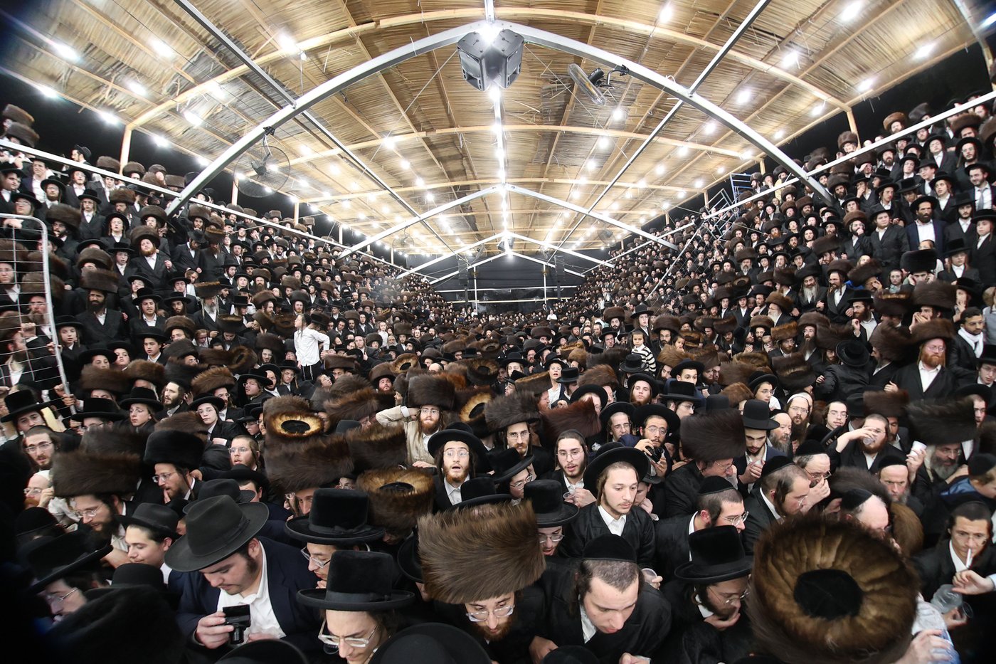 שמחת בית השואבה אצל הגאון הצדיק רבי יעקב מאיר שכטר שליט"א