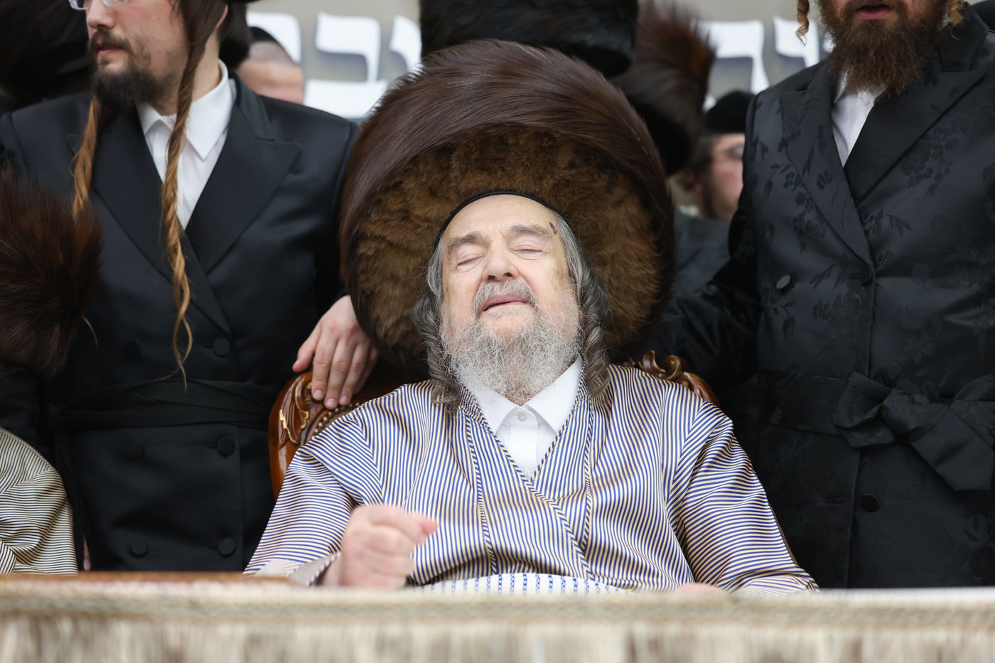שמחת בית השואבה אצל הגאון הצדיק רבי יעקב מאיר שכטר שליט"א