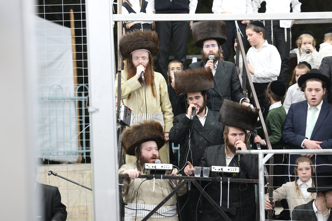 שמחת בית השואבה אצל הגאון הצדיק רבי יעקב מאיר שכטר שליט"א