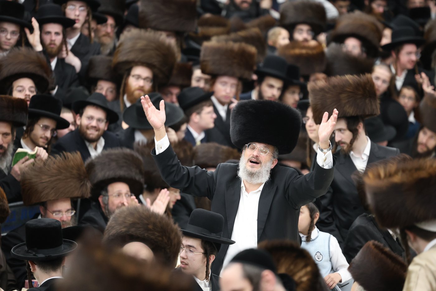 שמחת בית השואבה אצל הגאון הצדיק רבי יעקב מאיר שכטר שליט"א