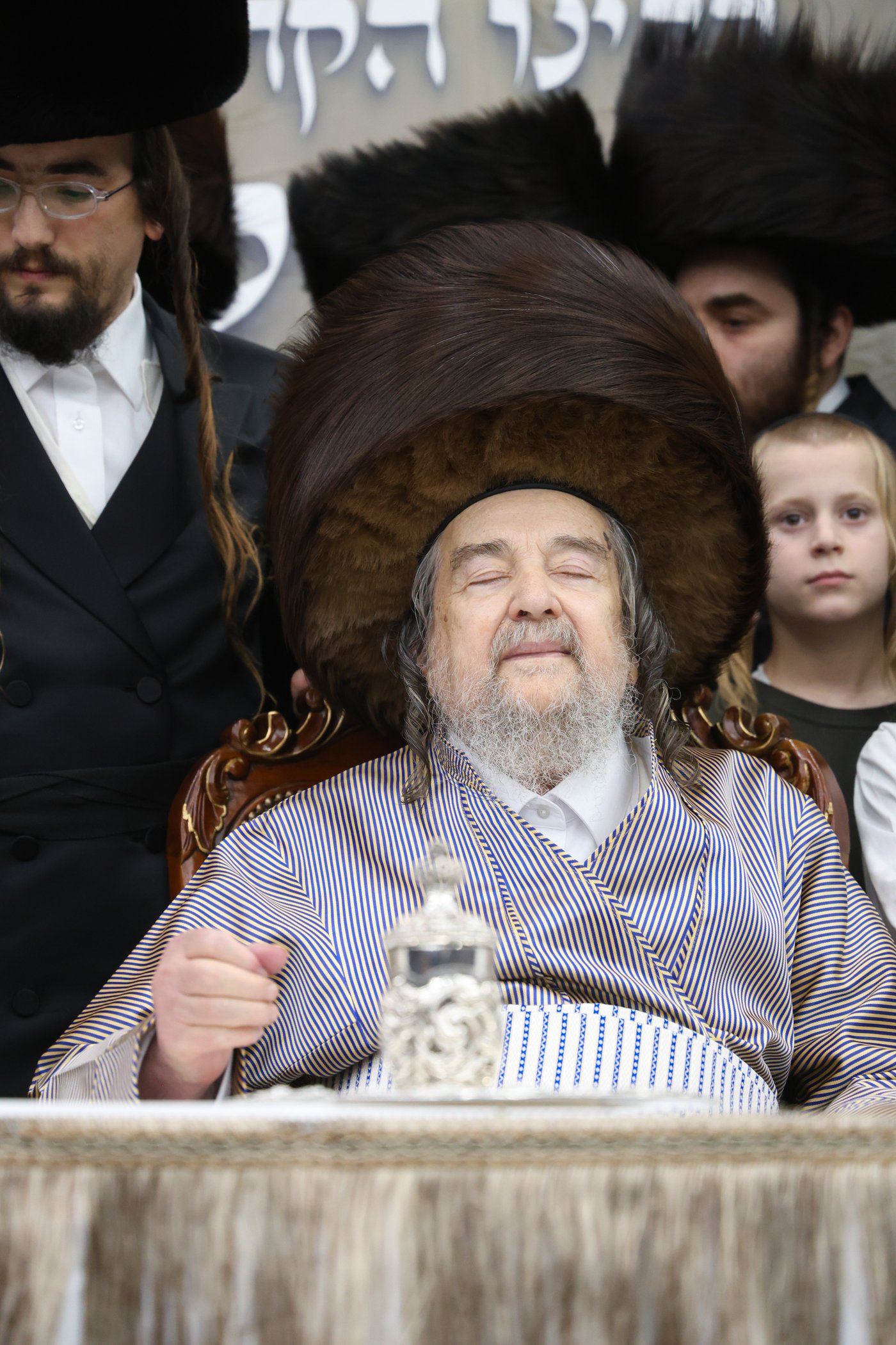 שמחת בית השואבה אצל הגאון הצדיק רבי יעקב מאיר שכטר שליט"א