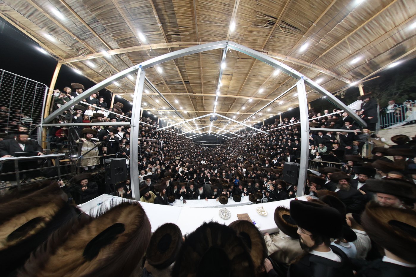 שמחת בית השואבה אצל הגאון הצדיק רבי יעקב מאיר שכטר שליט"א