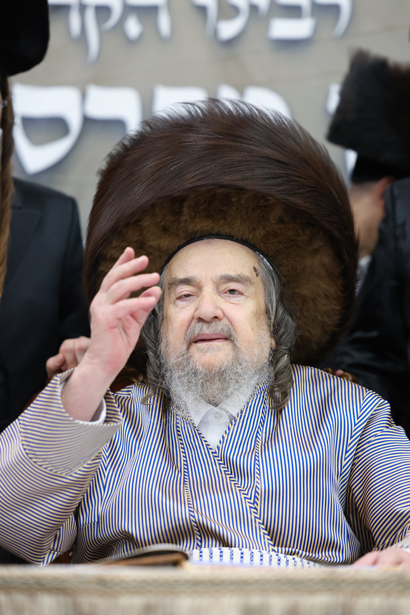 שמחת בית השואבה אצל הגאון הצדיק רבי יעקב מאיר שכטר שליט"א