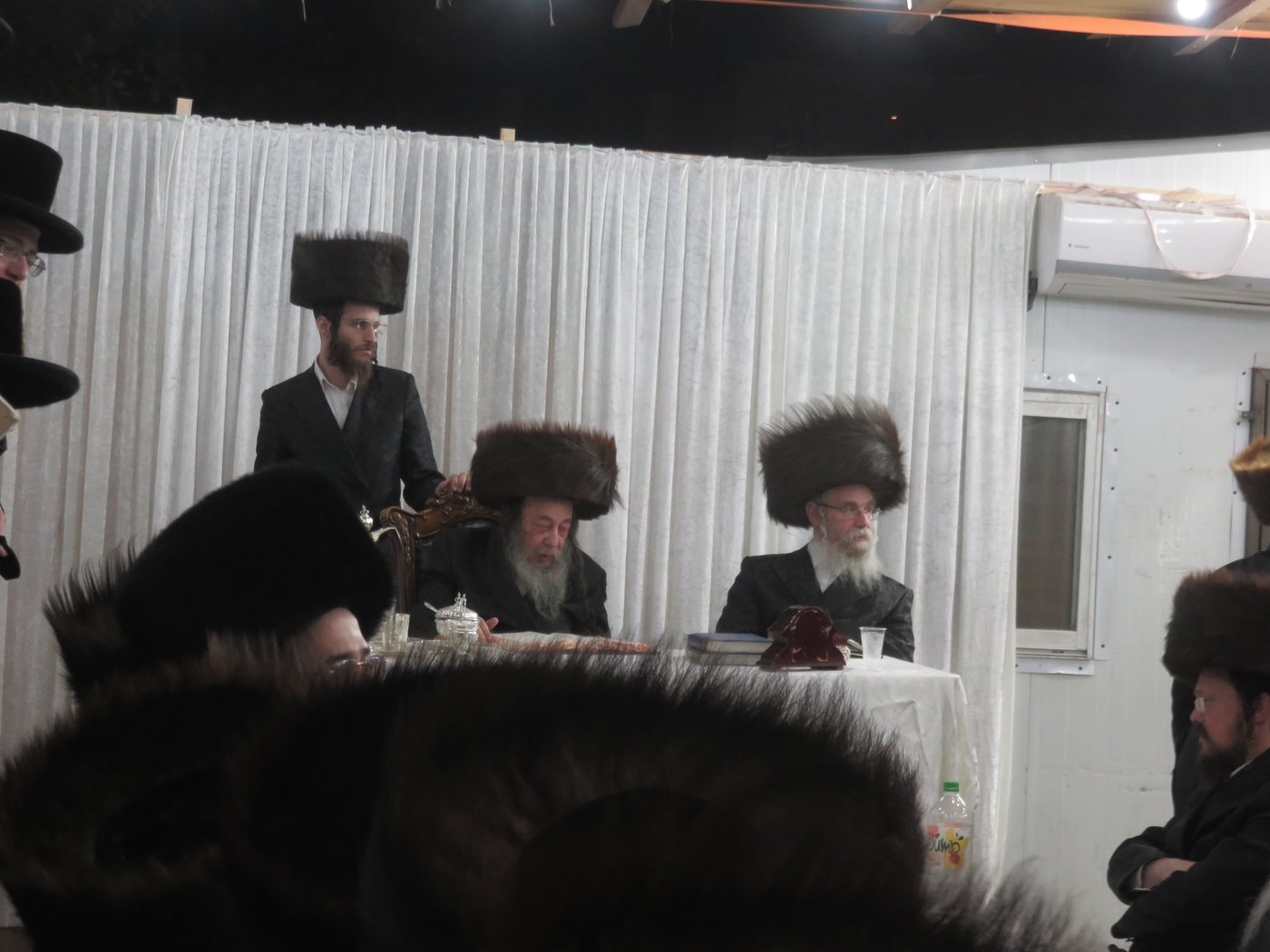 האדמו"ר מזוועהיל שליט"א בטיש חול המועד