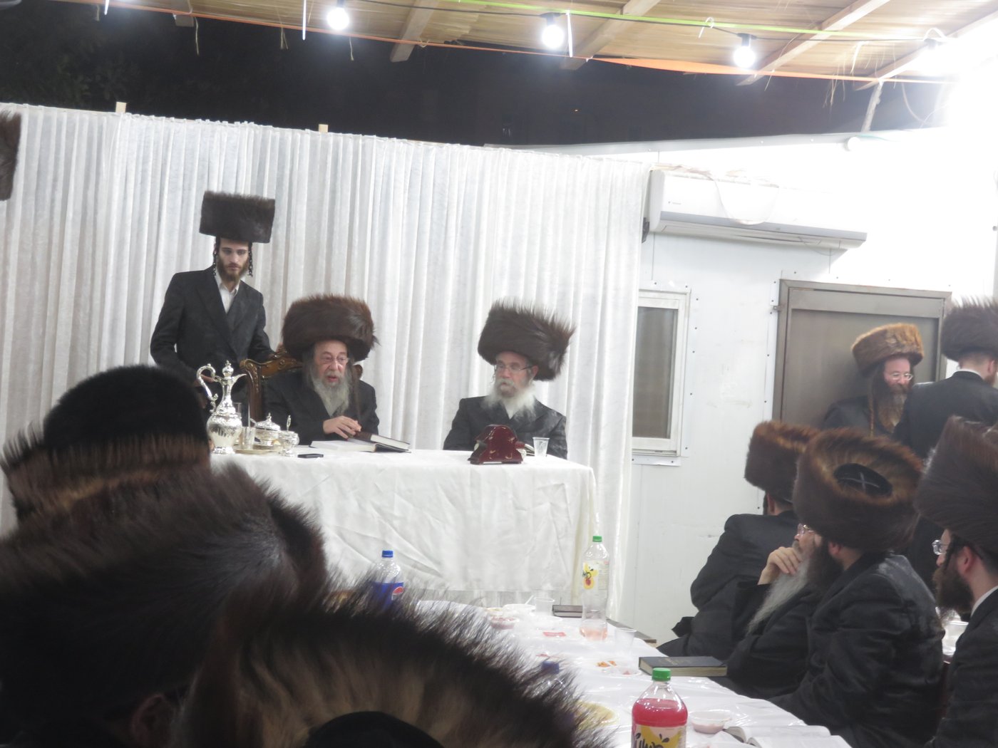 האדמו"ר מזוועהיל שליט"א בטיש חול המועד