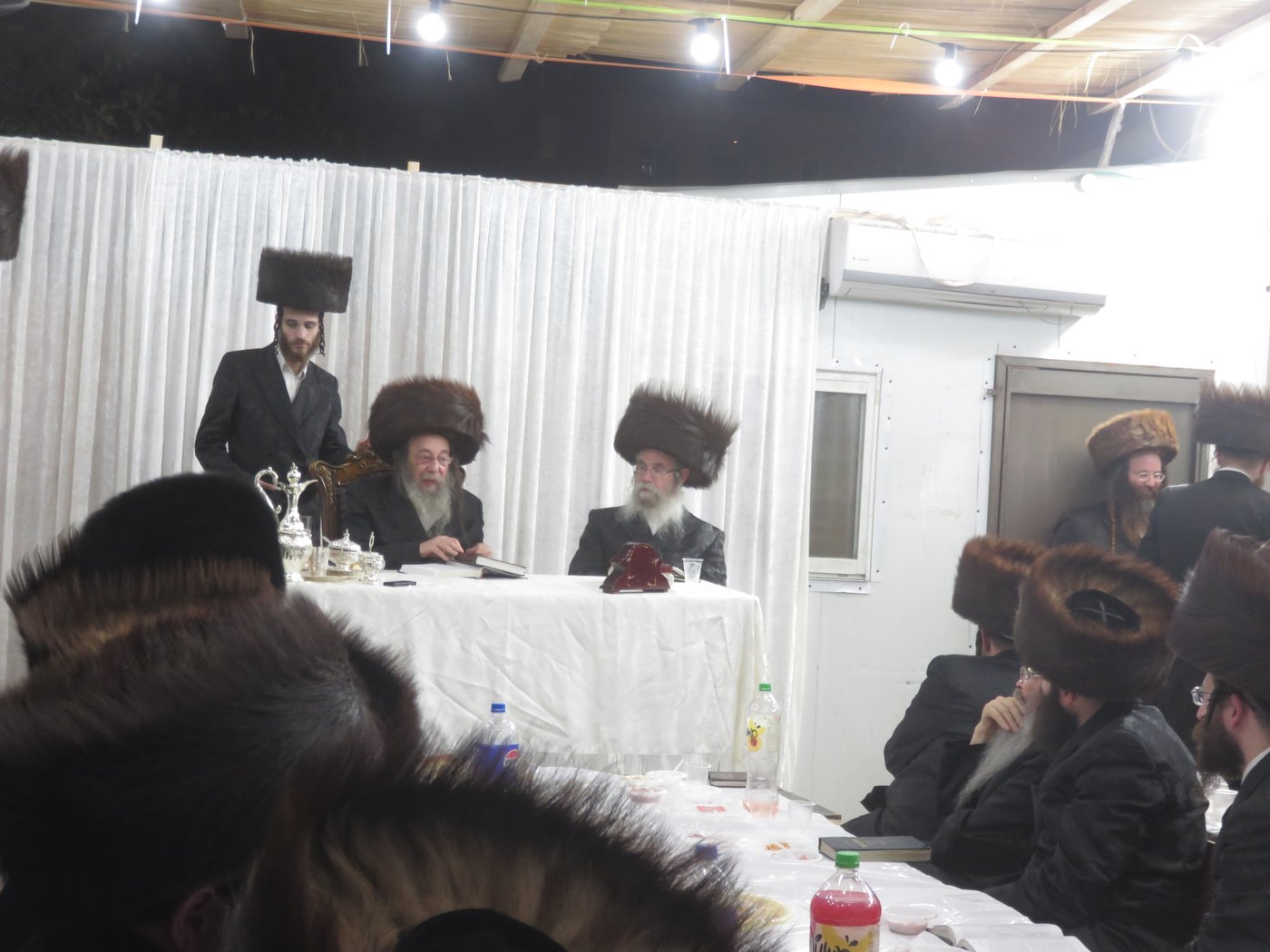 האדמו"ר מזוועהיל שליט"א בטיש חול המועד