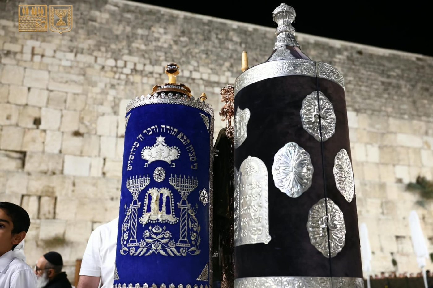 מיליון עולי רגל בכותל • הקפות שניות נרגשות בהודיה על הנס