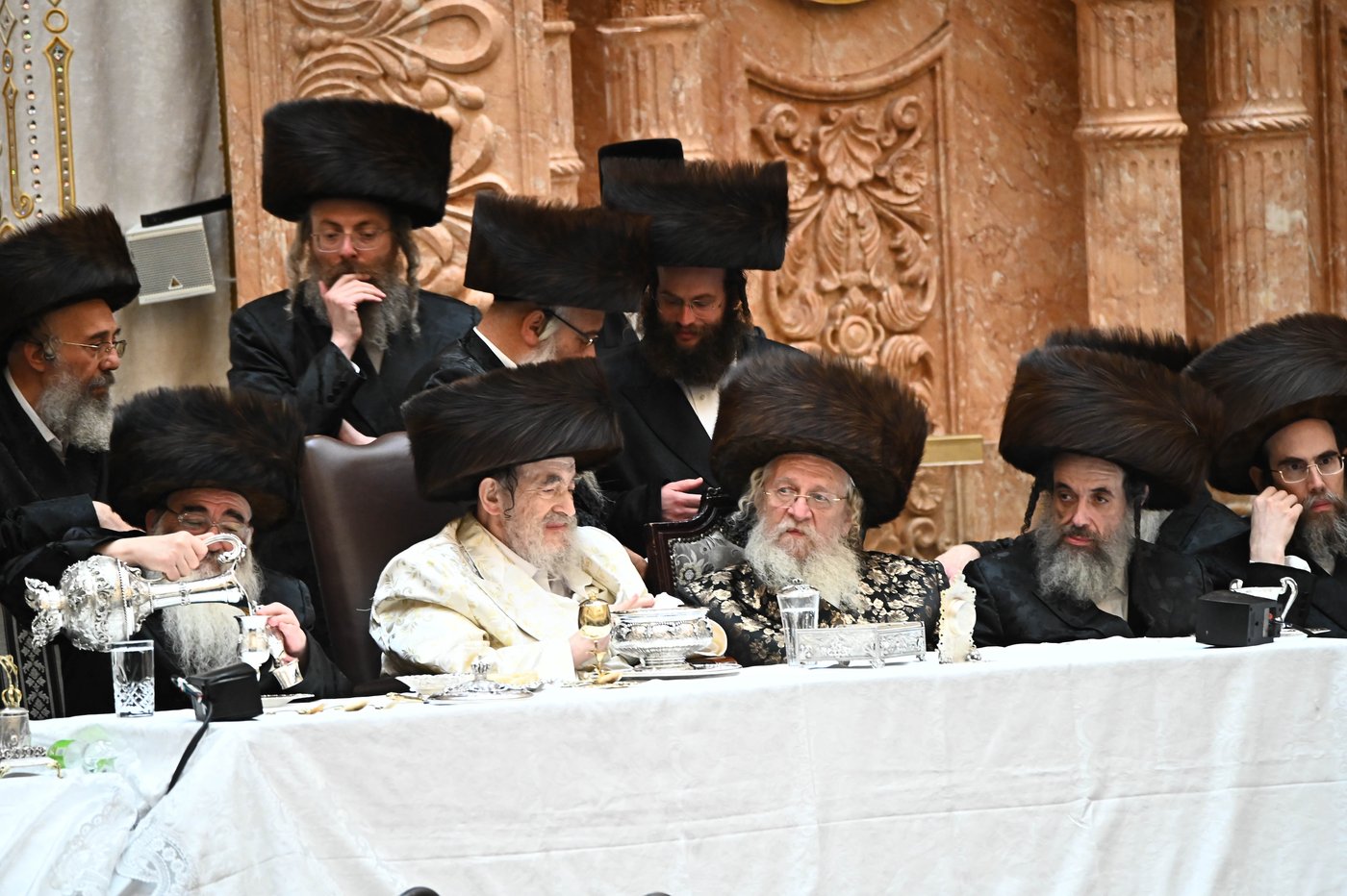 האדמו"ר מויז'ניץ שליט"א בנעילת החג שמחת תורה | צילום: שוקי לרר