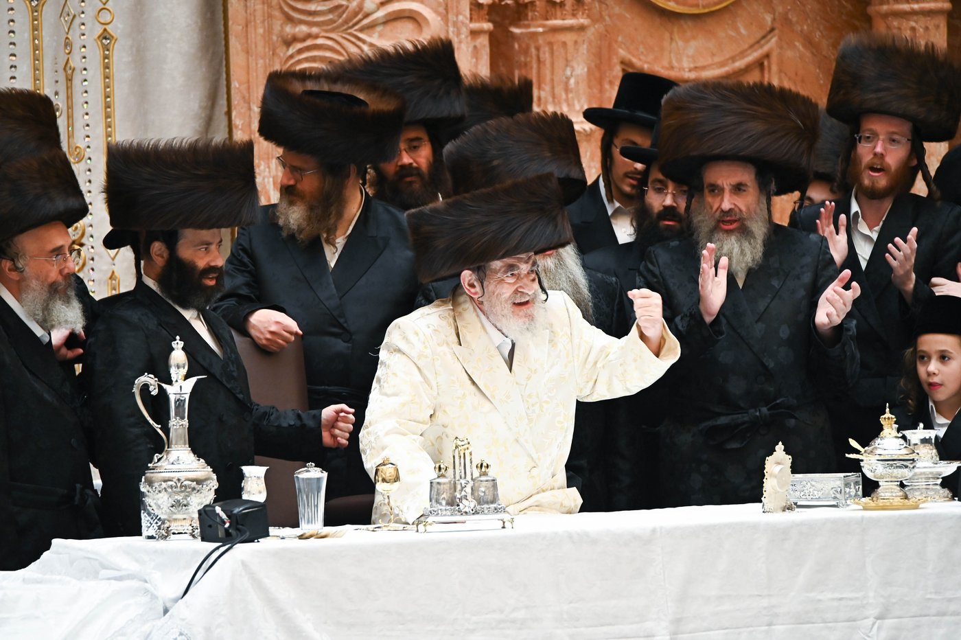 האדמו"ר מויז'ניץ שליט"א בנעילת החג שמחת תורה | צילום: שוקי לרר