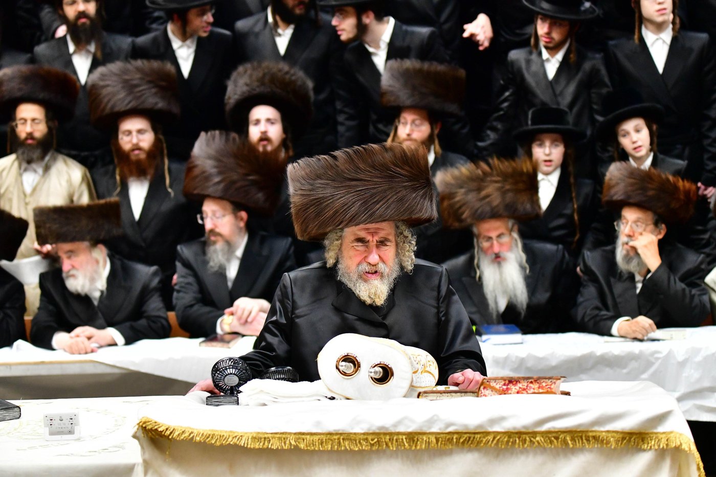הקפות שניות בחצר הקודש רחמסטריווקא | צילום: שוקי לרר