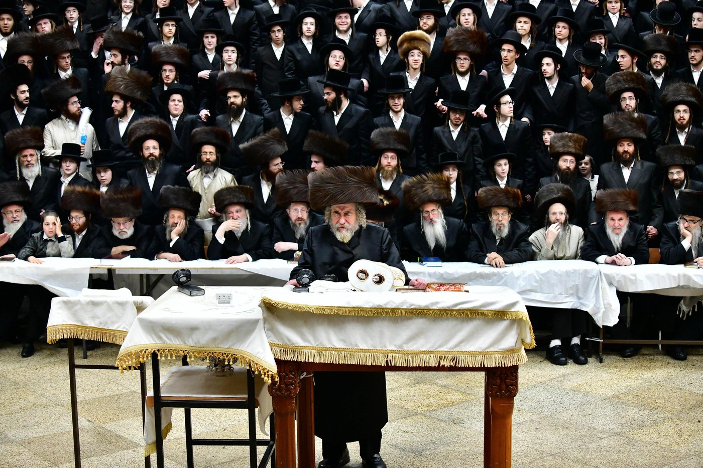 הקפות שניות בחצר הקודש רחמסטריווקא | צילום: שוקי לרר