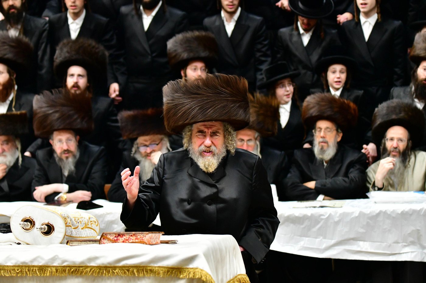 הקפות שניות בחצר הקודש רחמסטריווקא | צילום: שוקי לרר